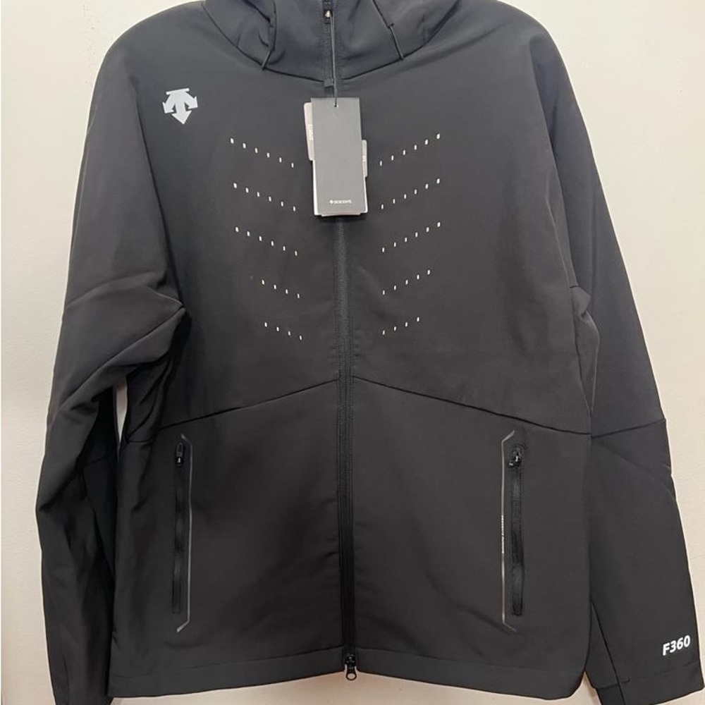 Descente black waterproof jacket